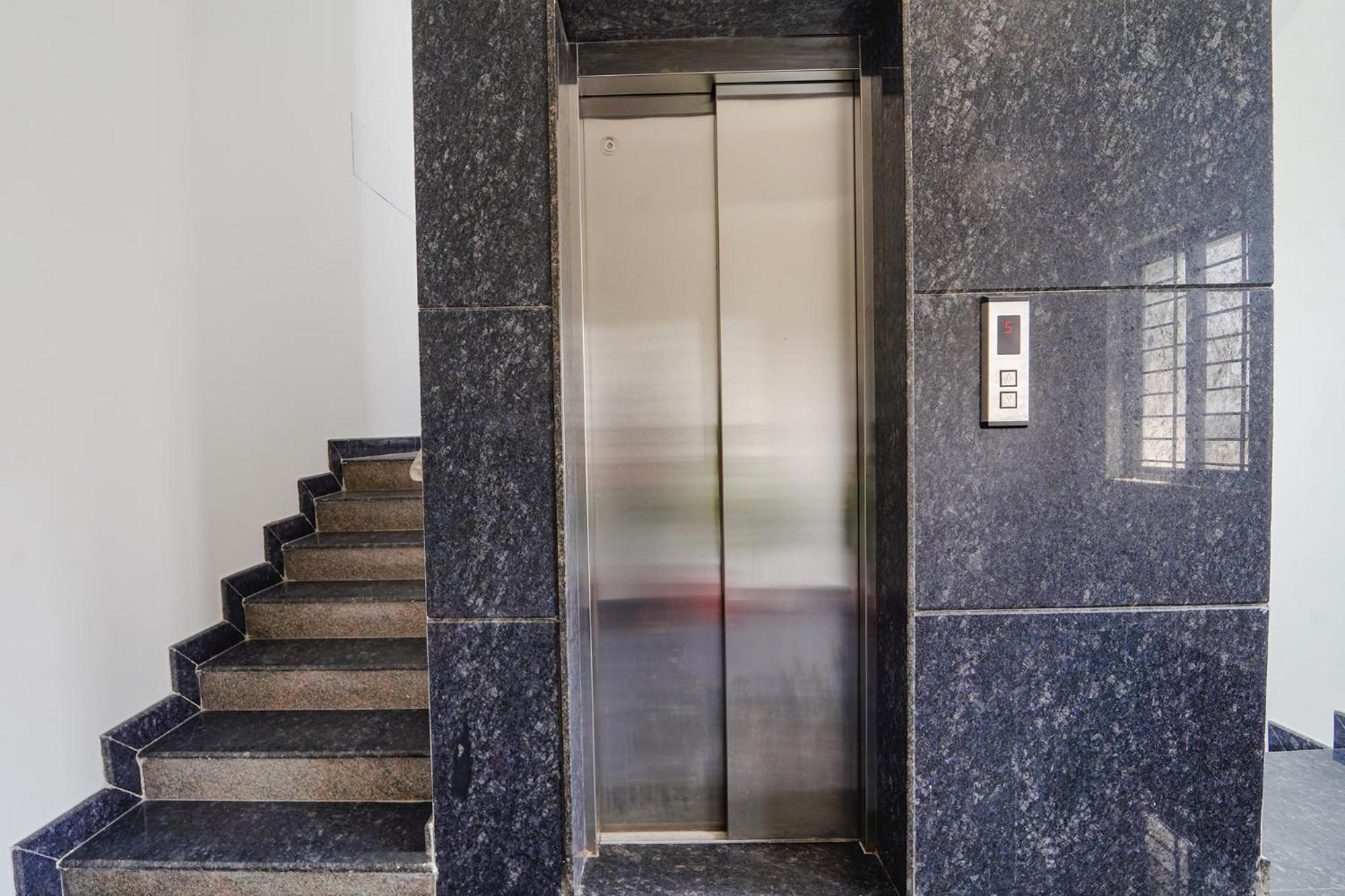 Fabhotel Metro Suites - Nr Esi Hospital バンガロール エクステリア 写真