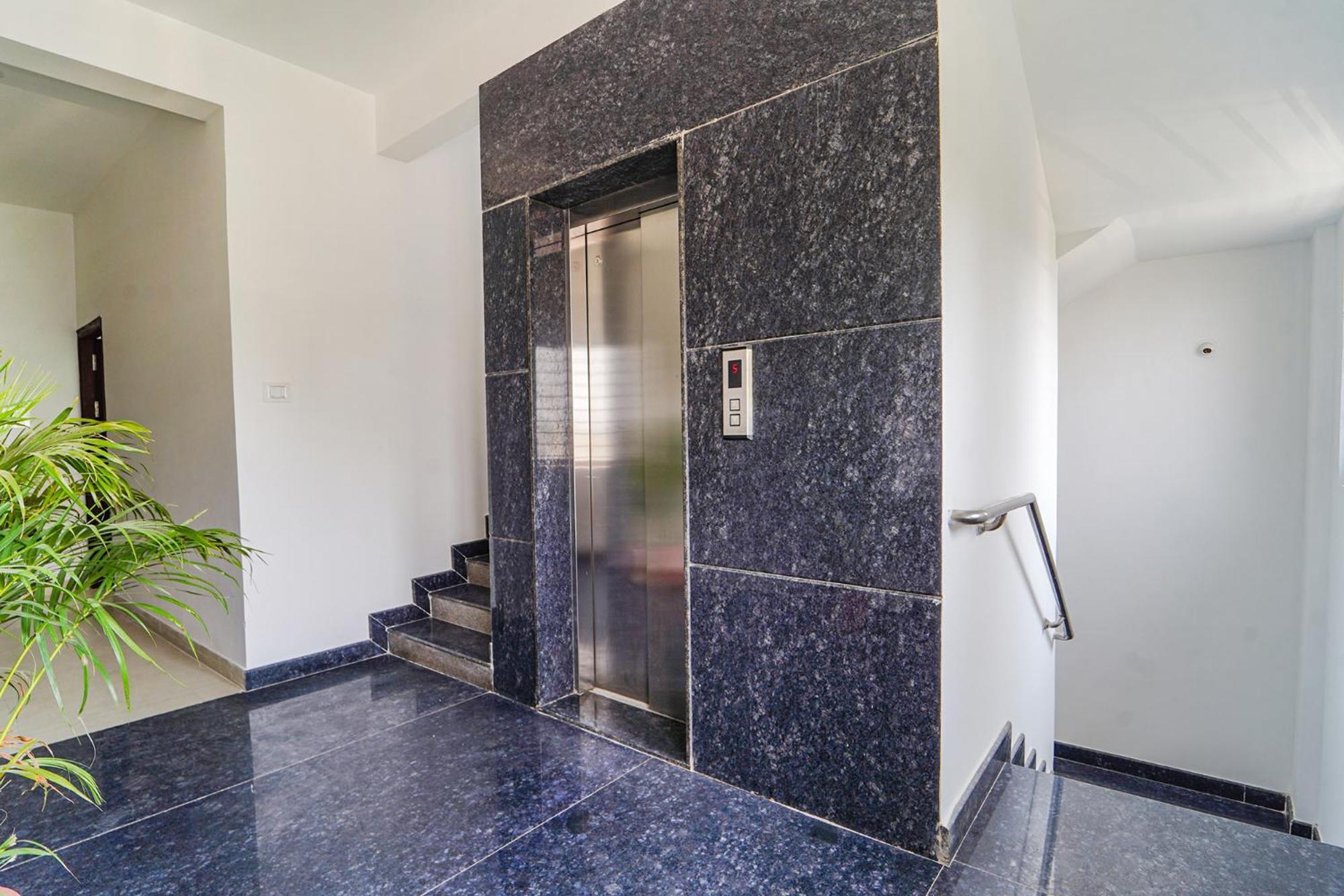 Fabhotel Metro Suites - Nr Esi Hospital バンガロール エクステリア 写真